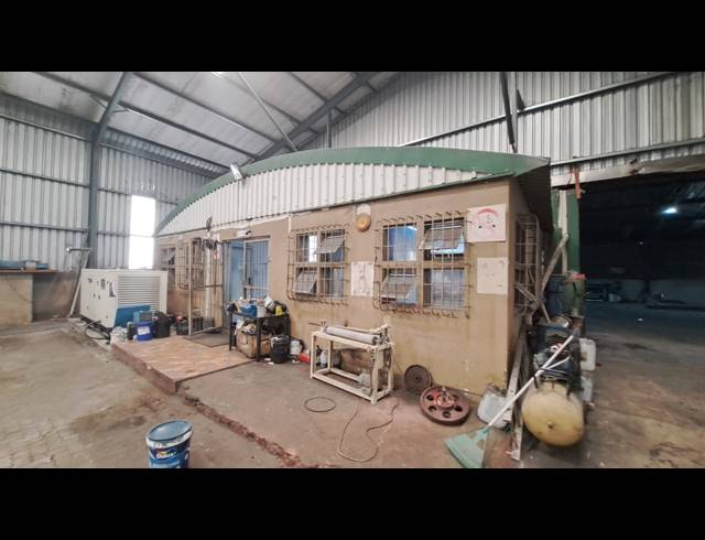 2,250M² FACTORY TO LET IN ALTON